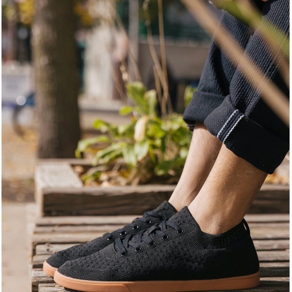 SUAVS Men’s 12 The Zilker black with gum sole NEW!